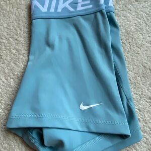 Powder blue NIKE PRO short 3 inch